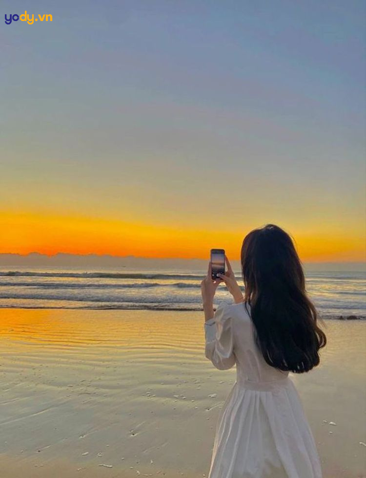 tạo dáng chụp ảnh hoàng hôn