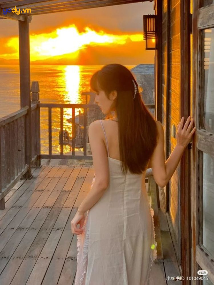 tạo dáng chụp ảnh hoàng hôn