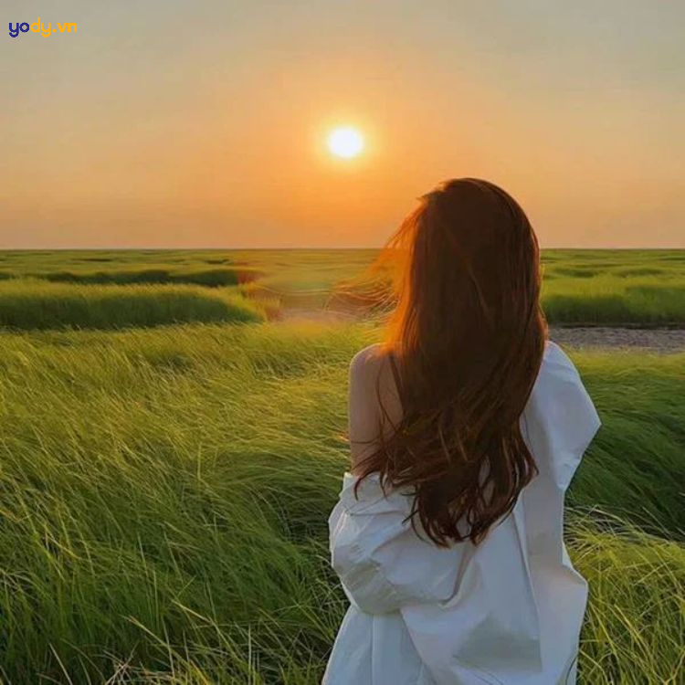 tạo dáng chụp ảnh hoàng hôn