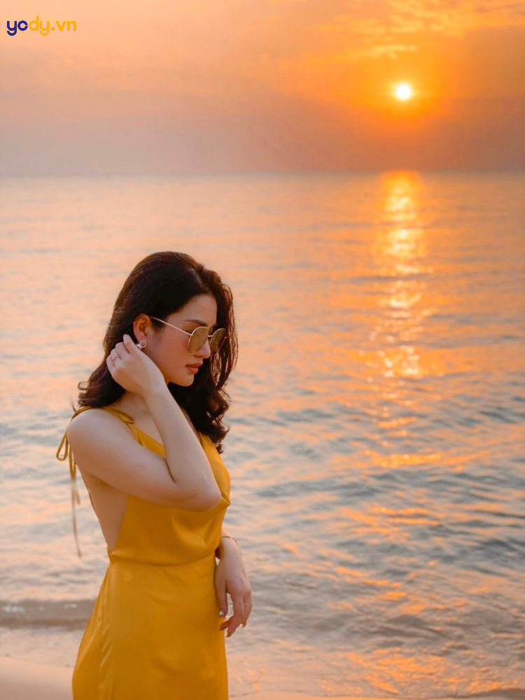 tạo dáng chụp ảnh hoàng hôn