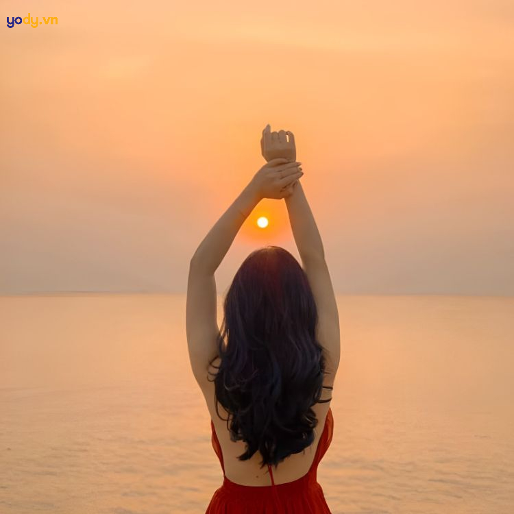 tạo dáng chụp ảnh hoàng hôn